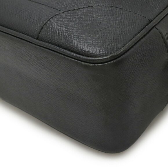 LOUIS VUITTON Black Leather Bag - Picture 4 of 10